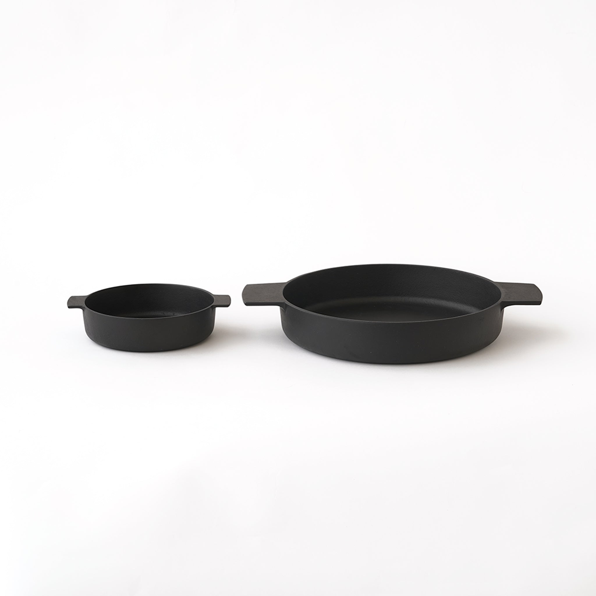 KAMASADA STUDIO / CAST IRON PAN the hub