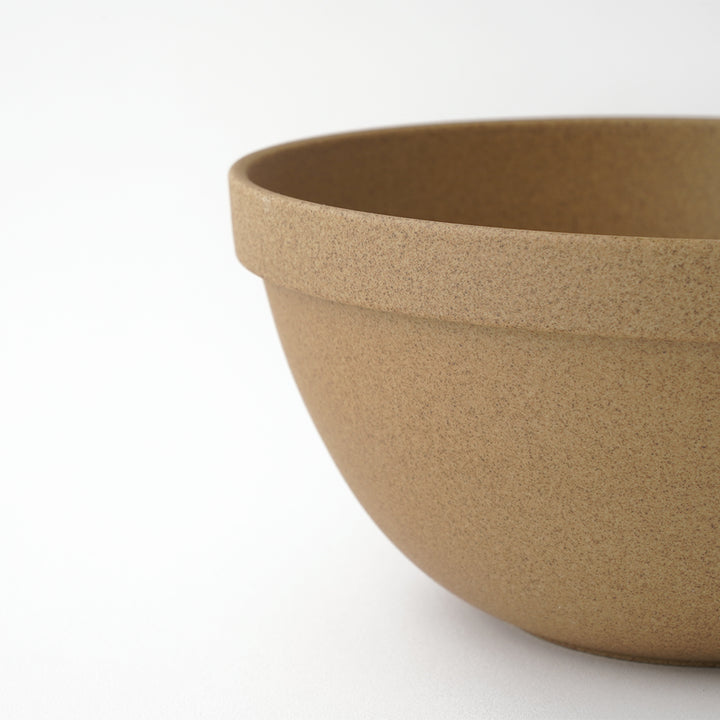 HASAMI PORCELAIN / DEEP ROUND BOWL / NATURAL / 7 3/8" DIA x 3 1/2"