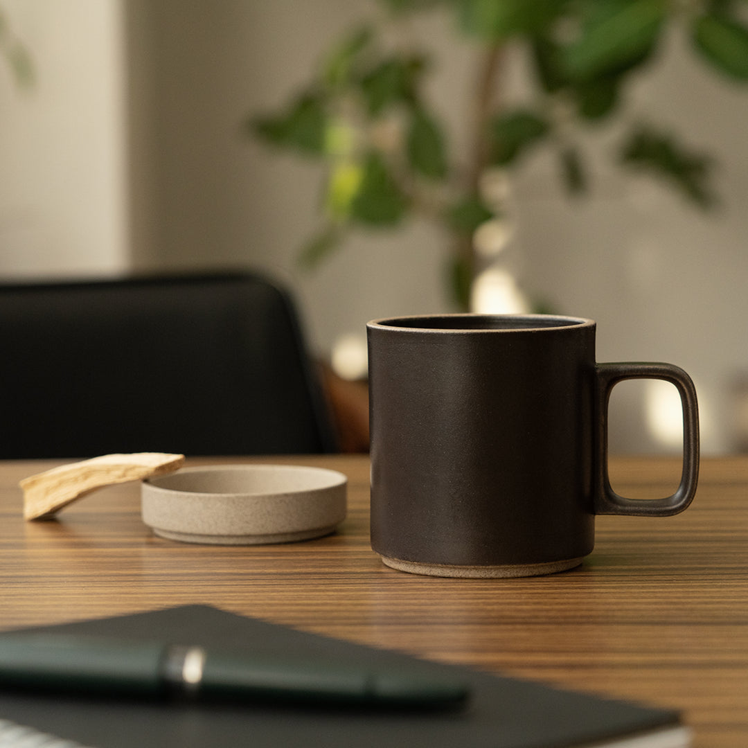 HASAMI PORCELAIN / MUG / BLACK / 13 OZ