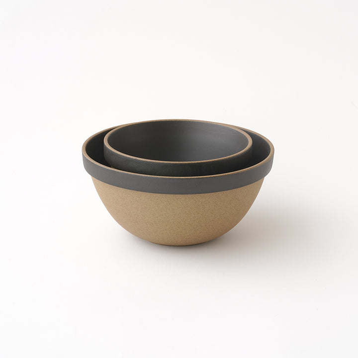 HASAMI PORCELAIN / DEEP ROUND BOWL / BLACK / 5 5/8" DIA x 3 1/2"