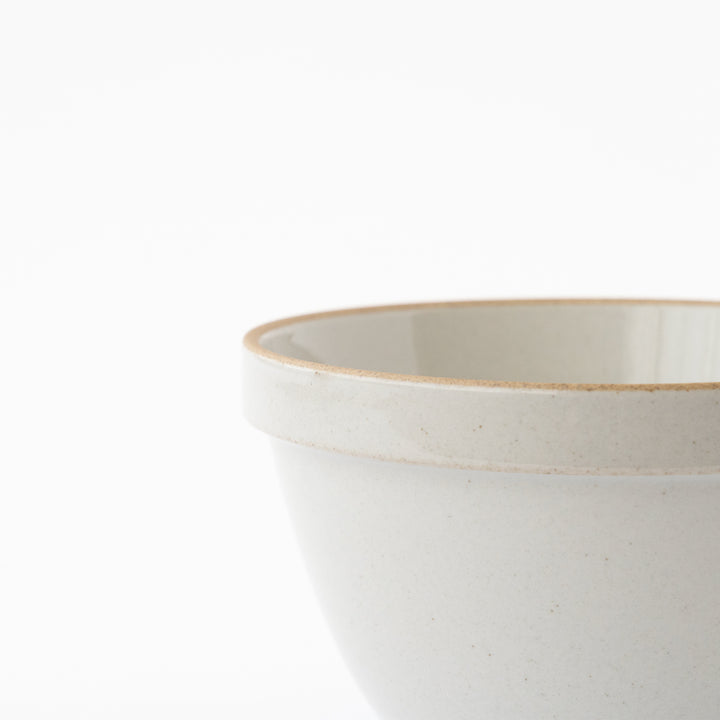 HASAMI PORCELAIN / DEEP ROUND BOWL / GLOSS GRAY / 5 5/8" DIA x 3 1/2"