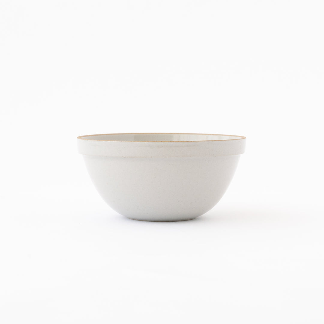 HASAMI PORCELAIN / DEEP ROUND BOWL / GLOSS GRAY / 7 3/8" DIA x 3 1/2"