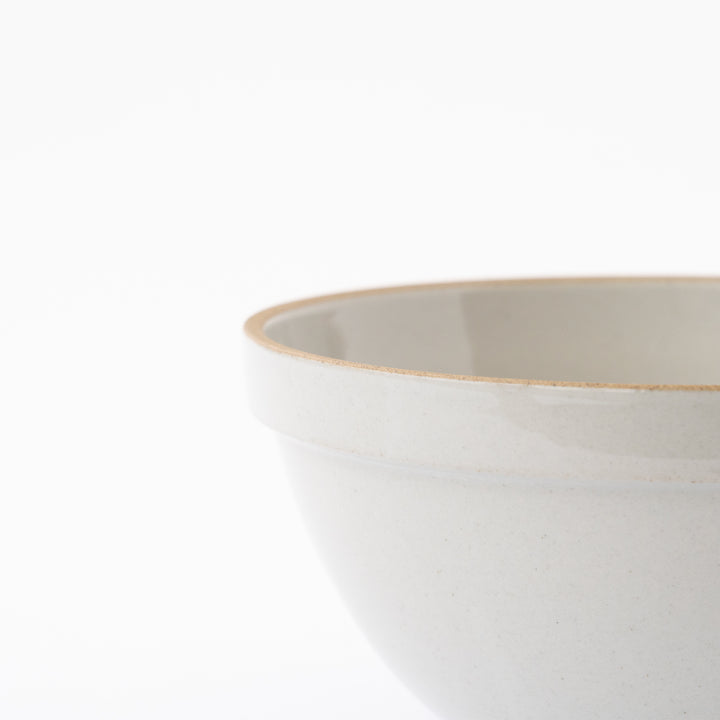 HASAMI PORCELAIN / DEEP ROUND BOWL / GLOSS GRAY / 7 3/8" DIA x 3 1/2"