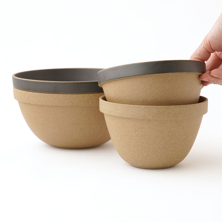 HASAMI PORCELAIN / DEEP ROUND BOWL / NATURAL / 5 5/8" DIA x 3 1/2"