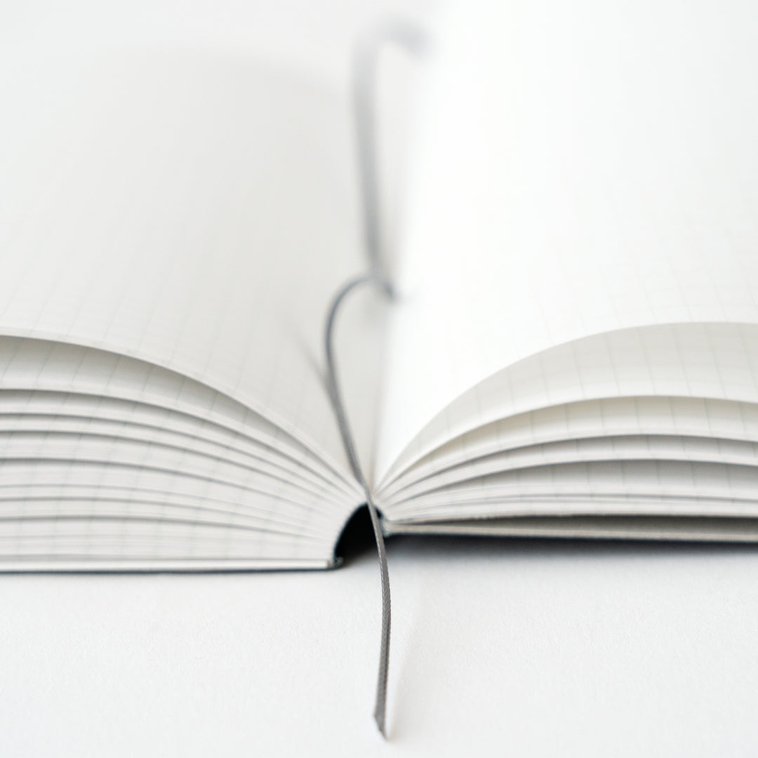 ITO BINDERY / NOTEBOOK BLACK / GRID