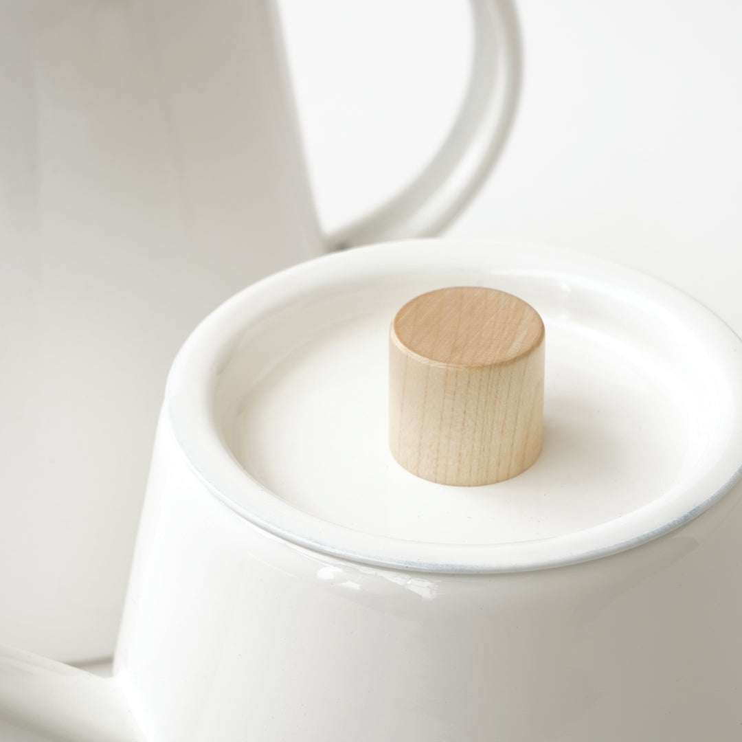 KAICO ENAMEL DRIP KETTLE  WHITE