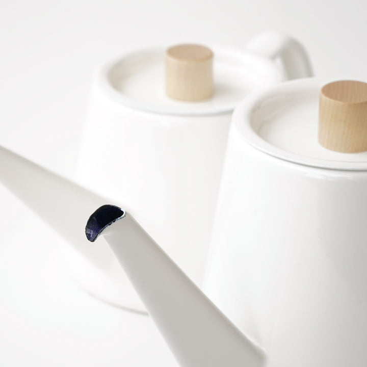 KAICO ENAMEL DRIP KETTLE  WHITE