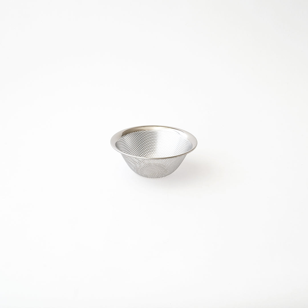 SORI YANAGI / STAINLESS STEEL PUNCH PRESSED STRAINER