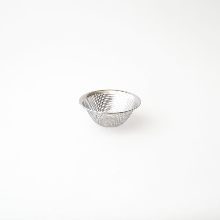 SORI YANAGI / STAINLESS STEEL PUNCH PRESSED STRAINER