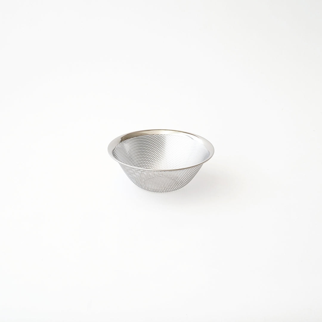 SORI YANAGI / STAINLESS STEEL PUNCH PRESSED STRAINER