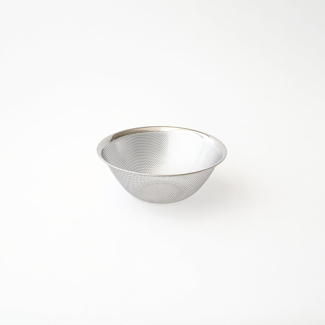 SORI YANAGI / STAINLESS STEEL PUNCH PRESSED STRAINER