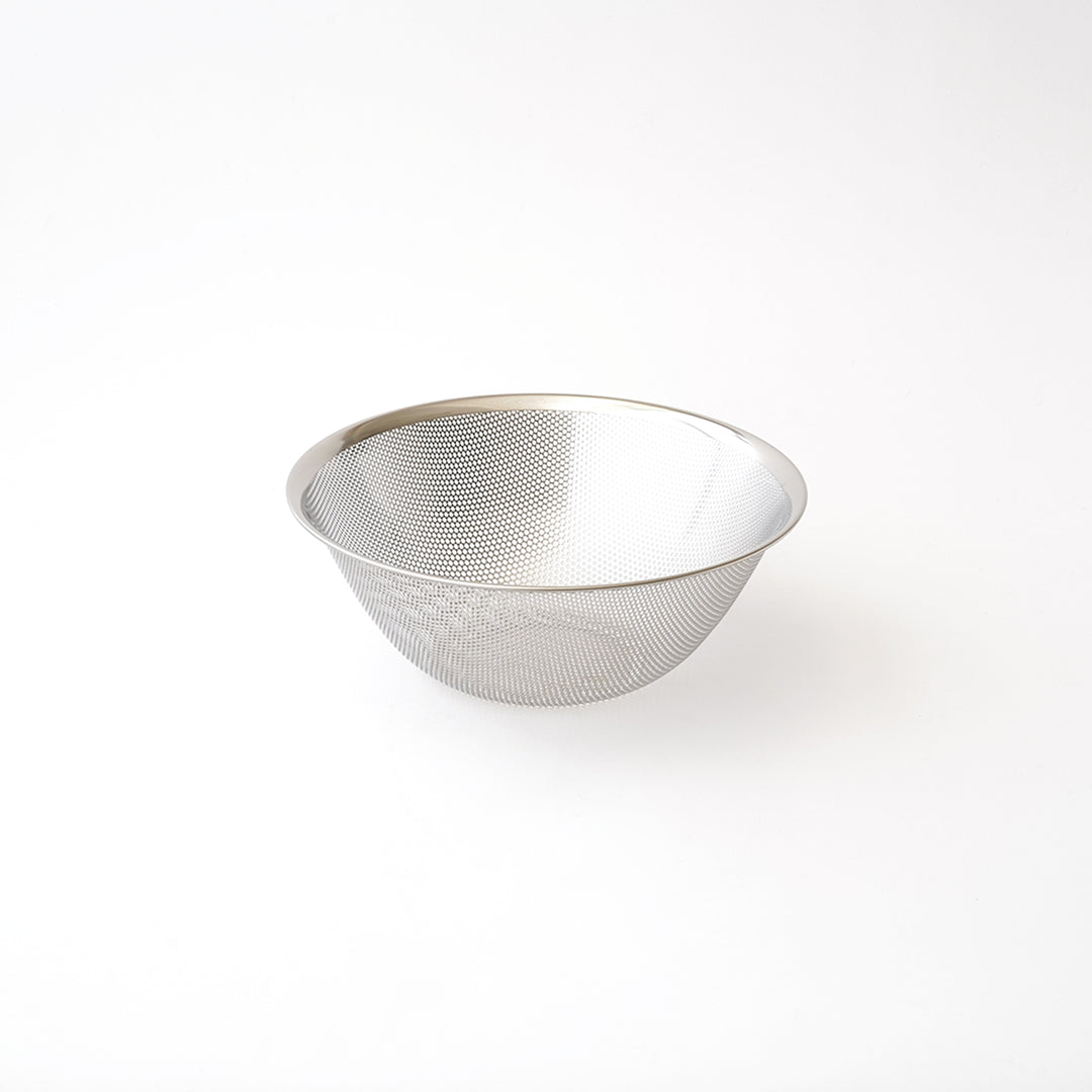SORI YANAGI / STAINLESS STEEL PUNCH PRESSED STRAINER