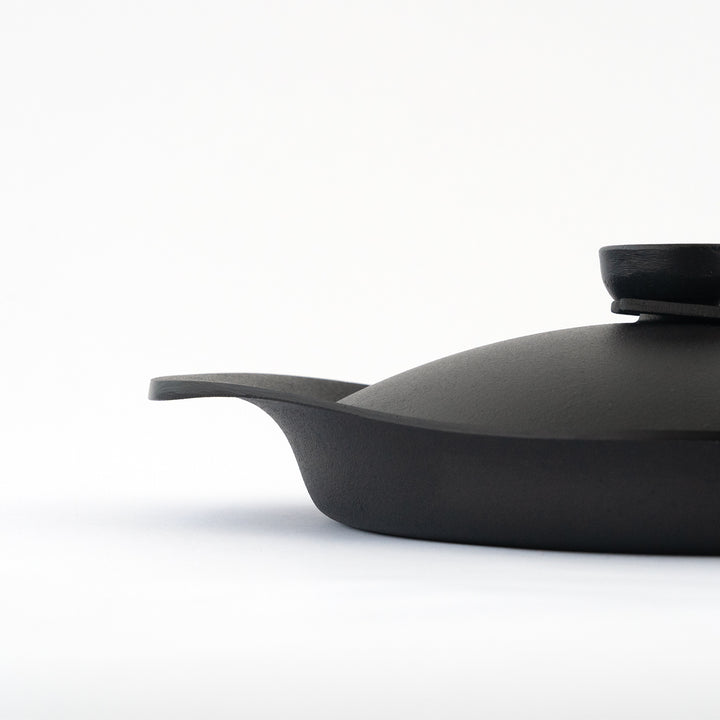 SORI YANAGI / CAST IRON GRILL PAN WITH LID AND HANDLE