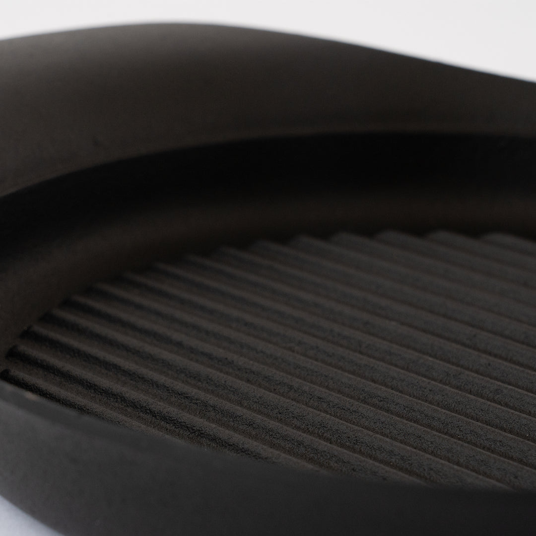SORI YANAGI / CAST IRON GRILL PAN WITH LID AND HANDLE