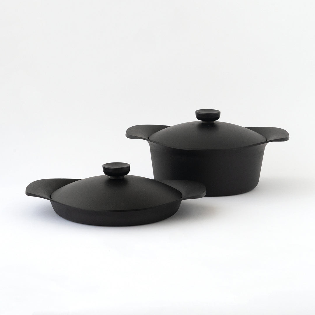 SORI YANAGI / CAST IRON DEEP PAN WITH LID AND HANDLE