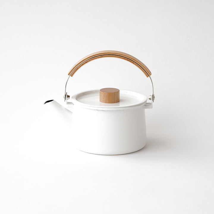 KAICO ENAMEL KETTLE WITH WOODEN HANDLE WHITE