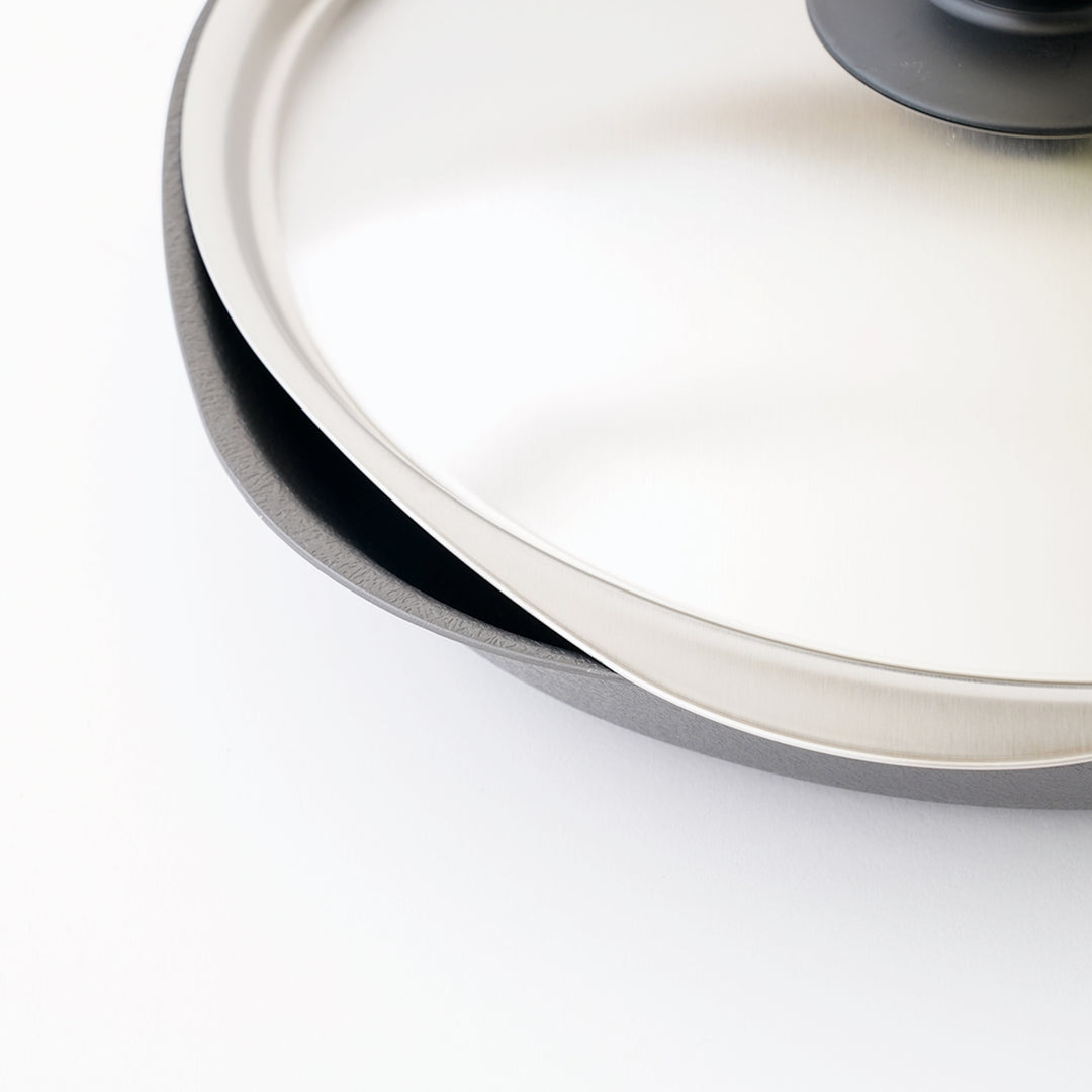 SORI YANAGI / IRON PAN WITH STAINLESS STEEL LID
